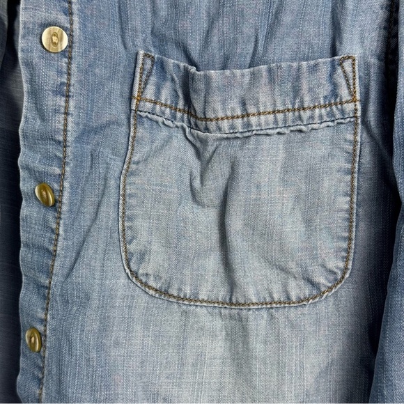 Chico's Blue Button Down Blouse Women’s Size 1 - Medium - Picture 4 of 5